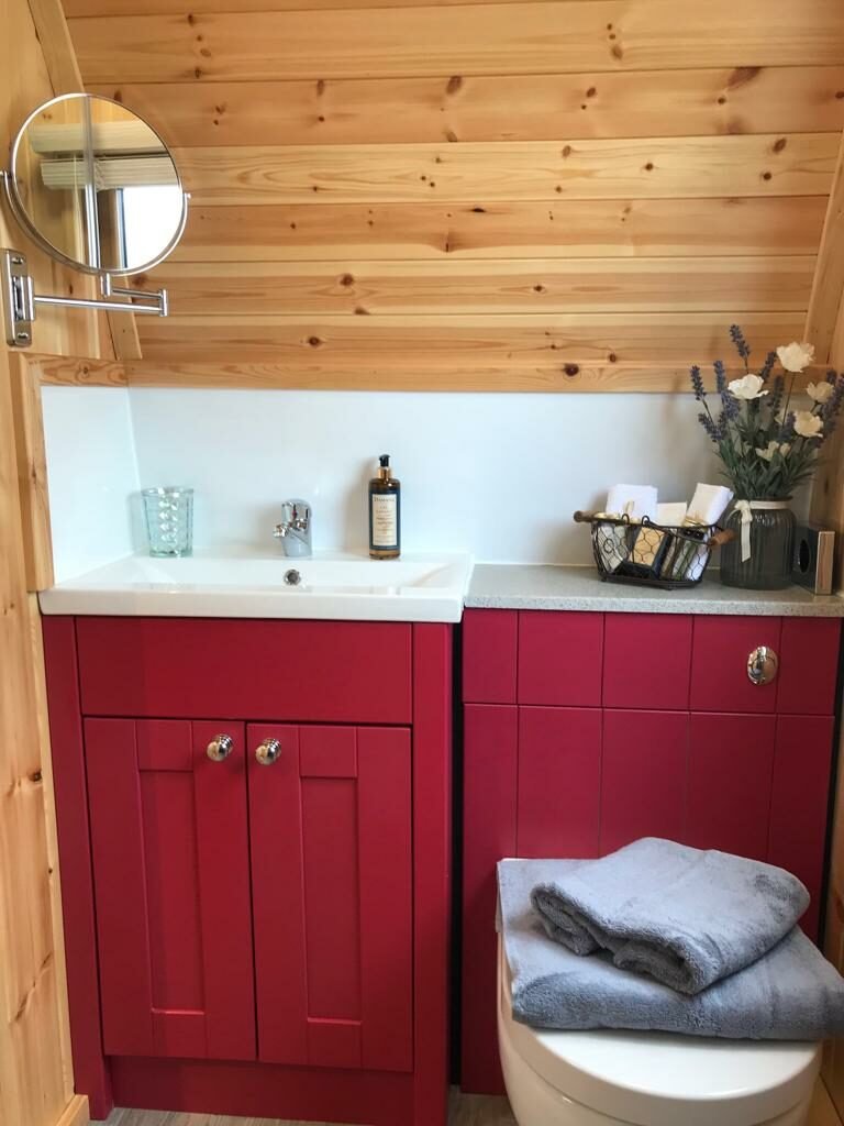 Buttercup Glamping Pod Bathroom